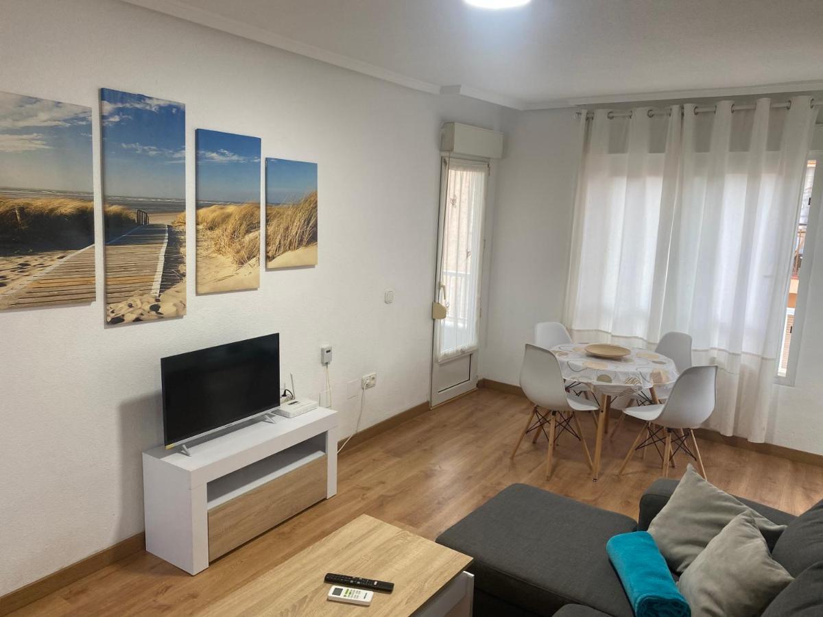 Homely Apartments Mar 3 Torrevieja Bagian luar foto