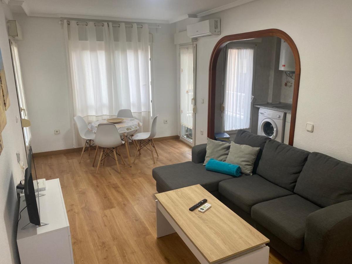 Homely Apartments Mar 3 Torrevieja Bagian luar foto