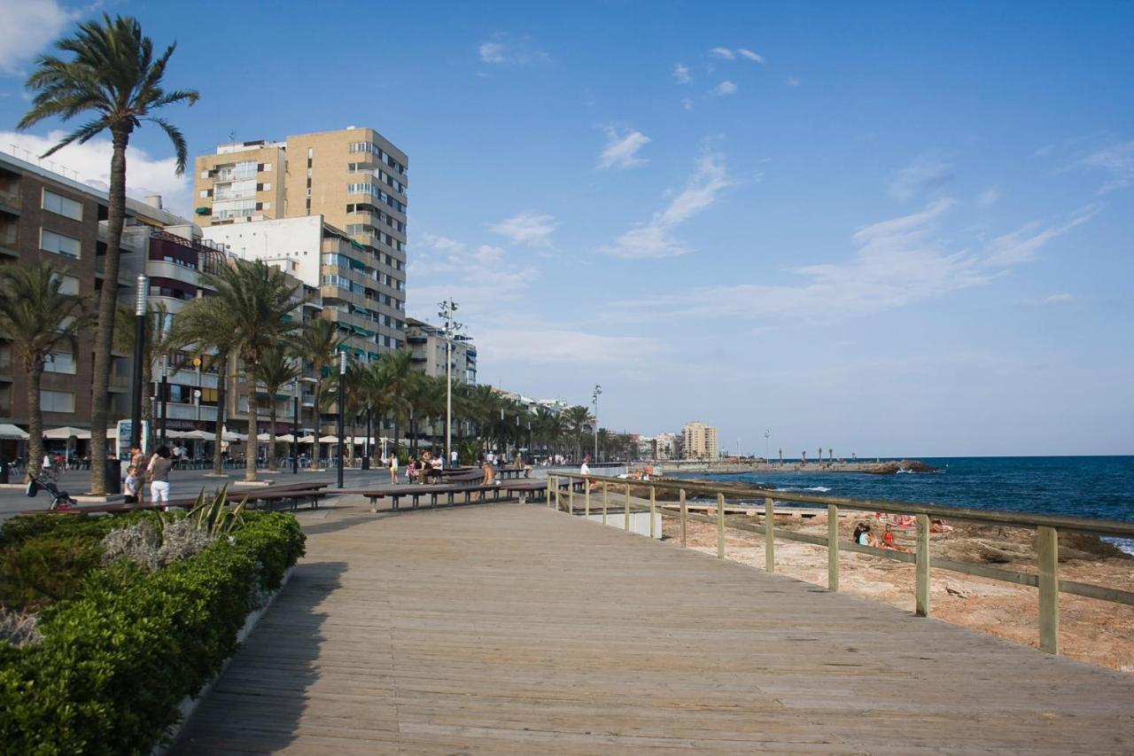 Homely Apartments Mar 3 Torrevieja Bagian luar foto