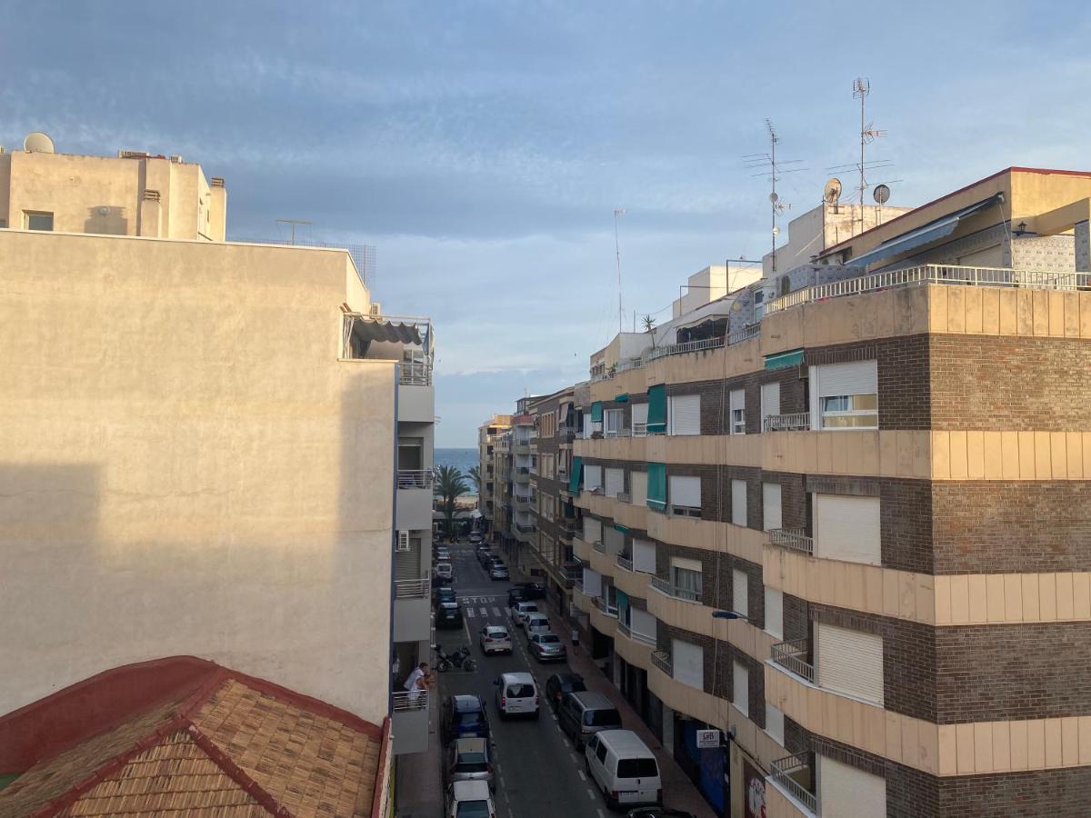 Homely Apartments Mar 3 Torrevieja Bagian luar foto